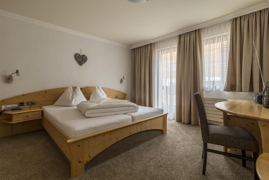 Hotel Garni Chasa Nova Samnaun Buitenkant foto
